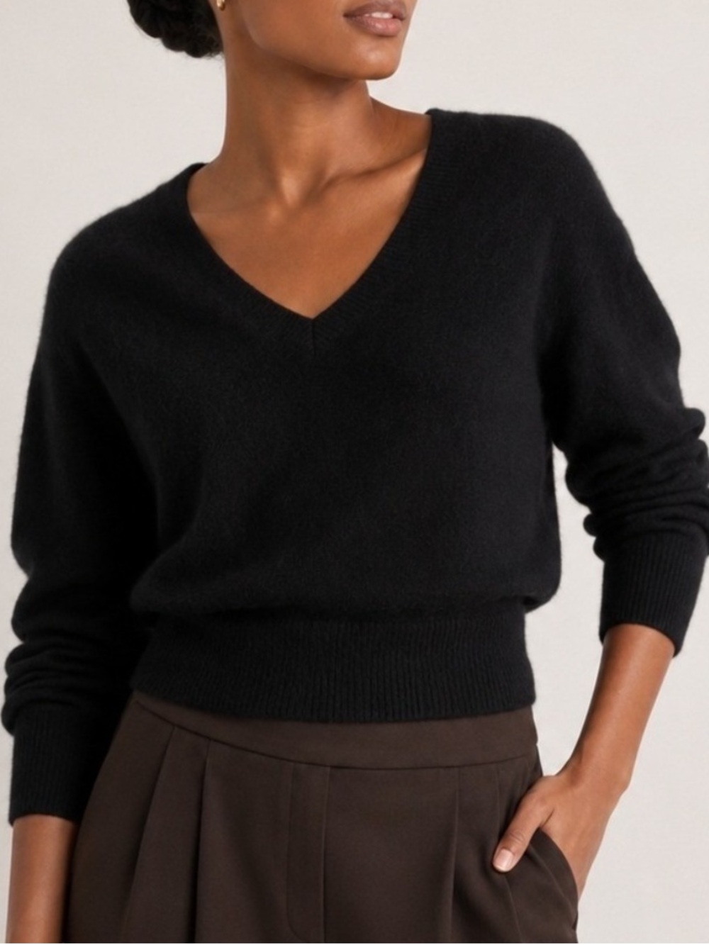 Quince 100% Mongolian Cashmere V Neck Sweater Black Medium